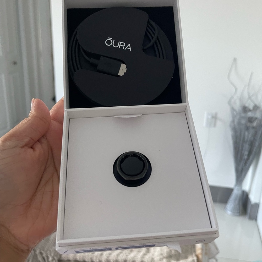 New Oura ring with Charging Set